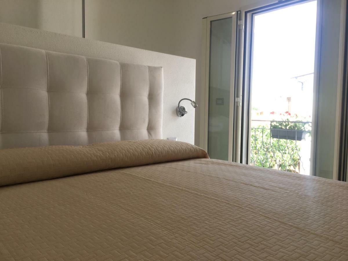 B&B Somiar San Teodoro  Exterior photo